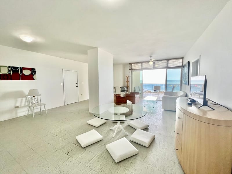 CHIPIPE: AMPLIO DEPARTAMENTO FRENTE AL MAR REMODELADO EN EDIFICIO ESQUINERO — foto 23