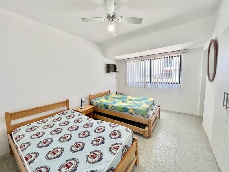 CHIPIPE: AMPLIO DEPARTAMENTO FRENTE AL MAR REMODELADO EN EDIFICIO ESQUINERO — foto 12