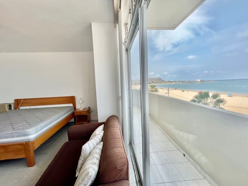 CHIPIPE: AMPLIO DEPARTAMENTO FRENTE AL MAR REMODELADO EN EDIFICIO ESQUINERO — foto 10