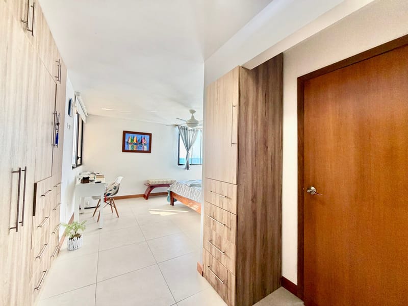 RENT: RENOVATED OCEANFRONT APARTMENT IN SAN LORENZO SALINAS  — photo 11
