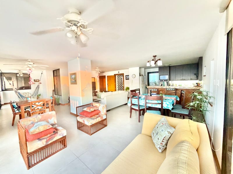RENT: RENOVATED OCEANFRONT APARTMENT IN SAN LORENZO SALINAS  — photo 10