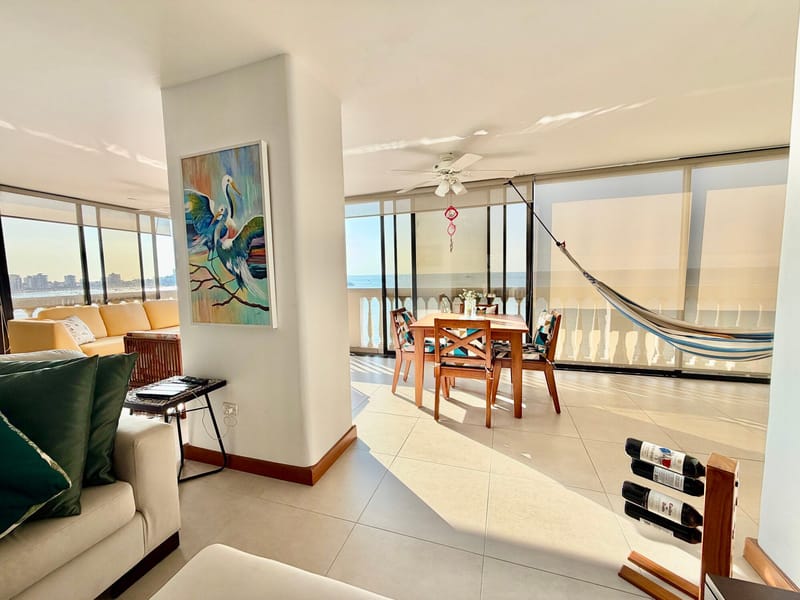 RENT: RENOVATED OCEANFRONT APARTMENT IN SAN LORENZO SALINAS  — photo 8