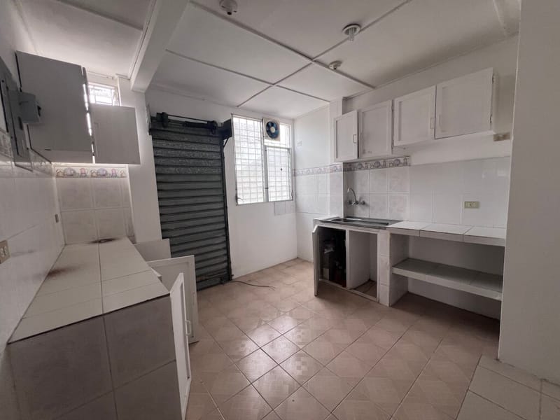 SPACIOUS HOUSE ON A HUGE 1,260 m² LOT, TWO STREETS AWAY FROM THE MAIN AVENUE — photo 15
