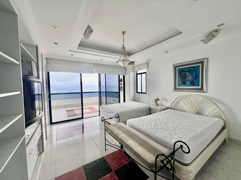 PENTHOUSE FOR RENT WITH PANORAMIC VIEWS AND OCEANFRONT LOCATION — photo 17