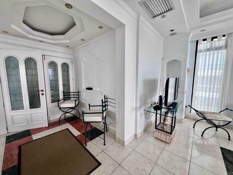 PENTHOUSE FOR RENT WITH PANORAMIC VIEWS AND OCEANFRONT LOCATION — photo 9