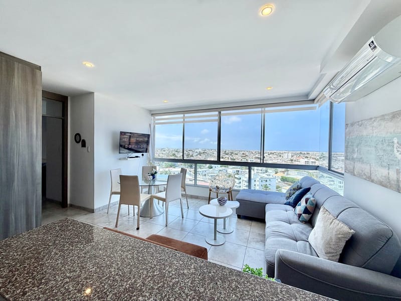 STARTING IN SAN LORENZO: IN A BUILDING FACING THE OCEAN WITH PARKING — photo 12