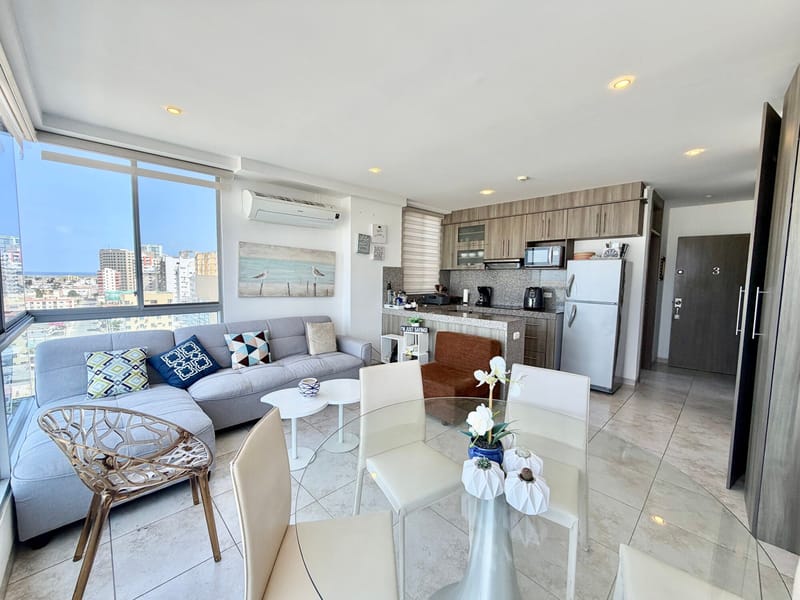 STARTING IN SAN LORENZO: IN A BUILDING FACING THE OCEAN WITH PARKING 