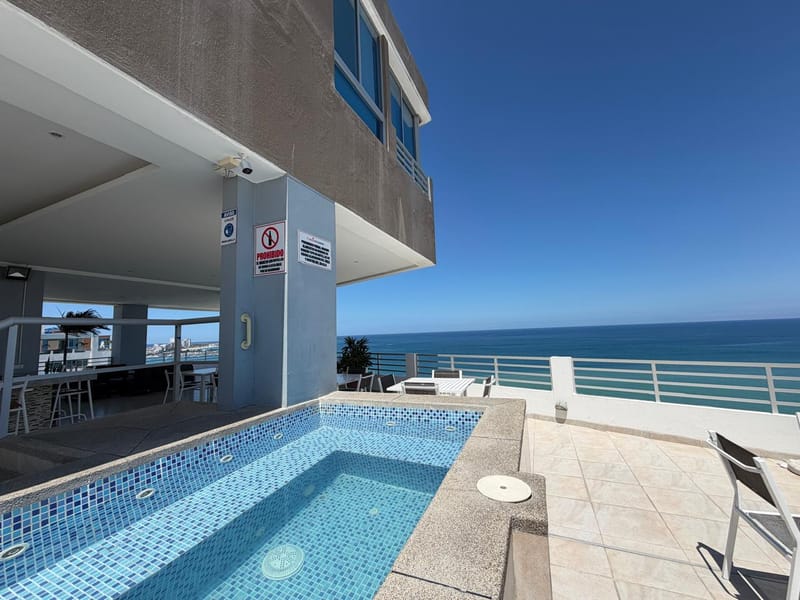 STARTING IN SAN LORENZO: IN A BUILDING FACING THE OCEAN WITH PARKING — photo 18