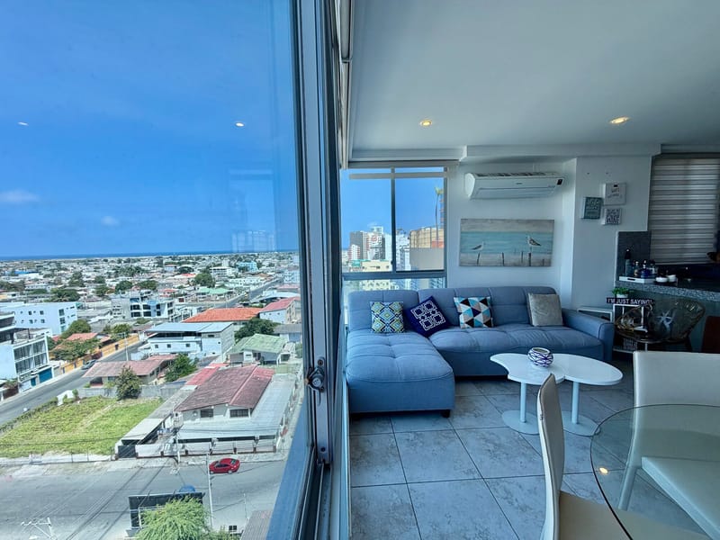 STARTING IN SAN LORENZO: IN A BUILDING FACING THE OCEAN WITH PARKING — photo 10