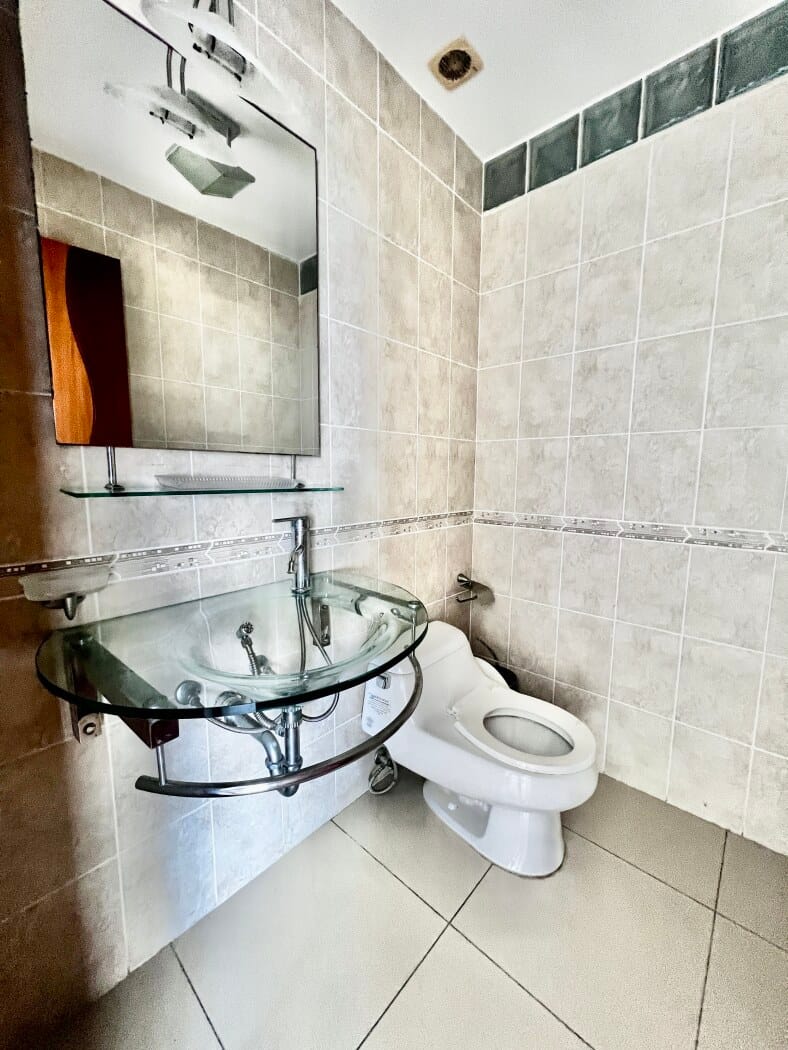 SAN LORENZO: 4-BEDROOM OCEANFRONT APARTMENT WITH POOL AND ROOFTOP — photo 19