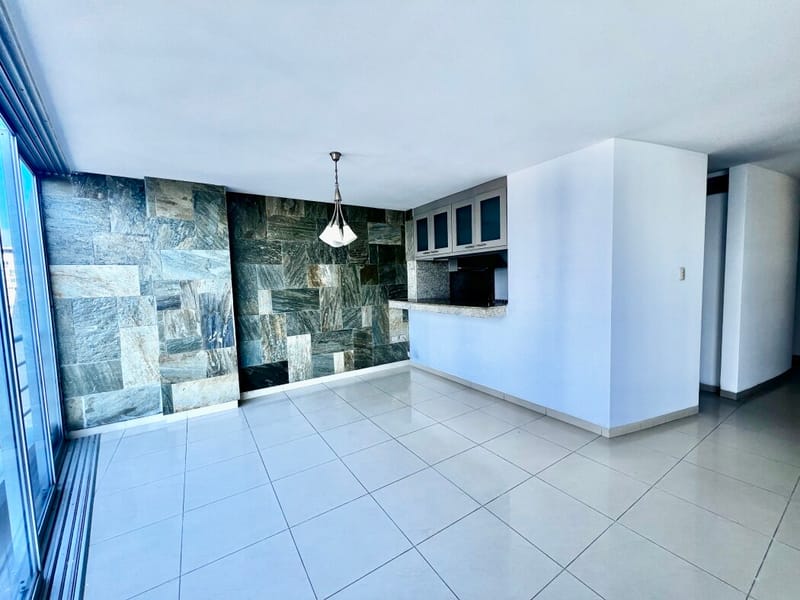 SAN LORENZO: 4-BEDROOM OCEANFRONT APARTMENT WITH POOL AND ROOFTOP — photo 8