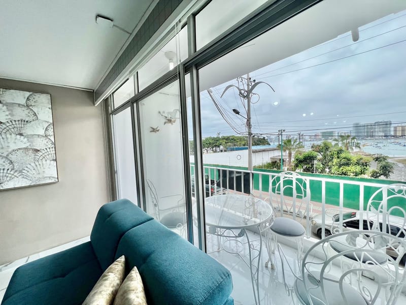 BEACHFRONT APARTMENT FOR RENT — photo 6