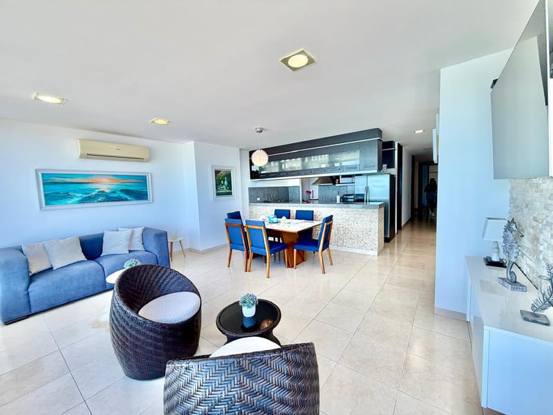 SAN LORENZO: OCEANFRONT CORNER UNIT WITH POOL AND ROOFTOP — photo 6