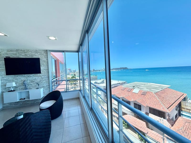 SAN LORENZO: OCEANFRONT CORNER UNIT WITH POOL AND ROOFTOP — photo 4
