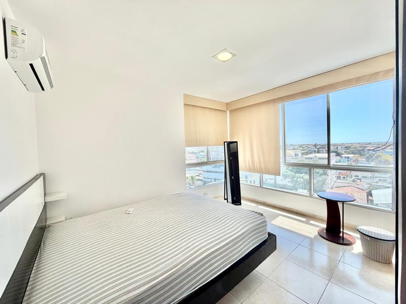 SAN LORENZO: OCEANFRONT CORNER UNIT WITH POOL AND ROOFTOP — photo 9