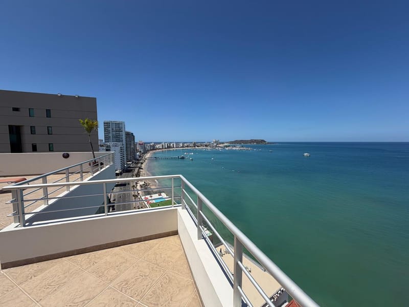 SAN LORENZO: OCEANFRONT CORNER UNIT WITH POOL AND ROOFTOP — photo 22