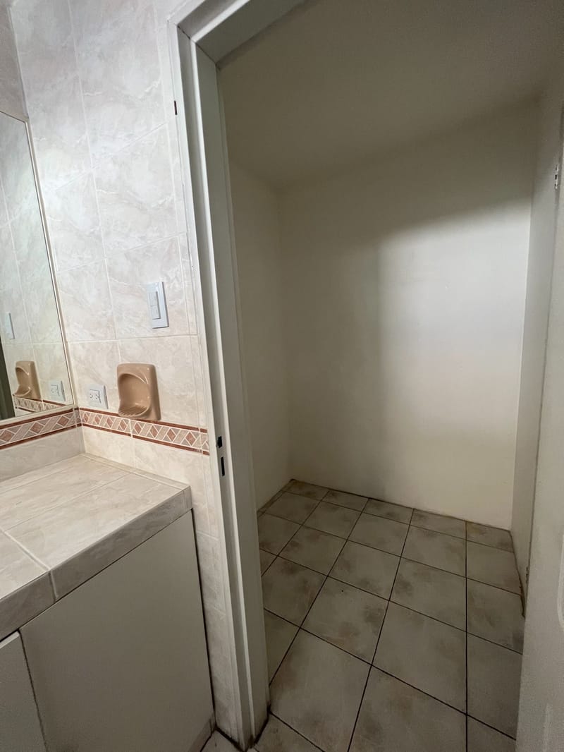 SALINAS: DIVINO Y AMPLIO DEPARTAMENTO SIN AMOBLAR FRENTE AL MAR CON PISCINA — foto 10