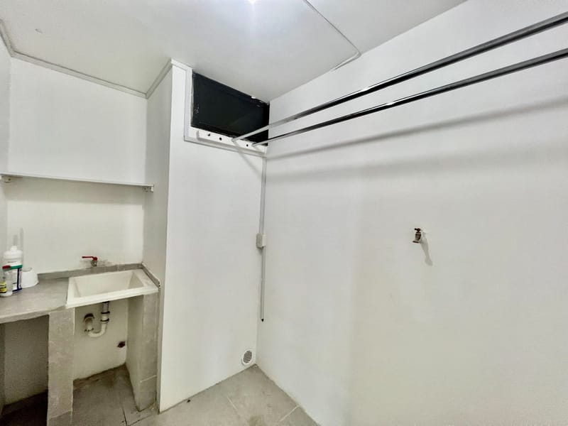 SALINAS: DIVINO Y AMPLIO DEPARTAMENTO SIN AMOBLAR FRENTE AL MAR CON PISCINA — foto 17