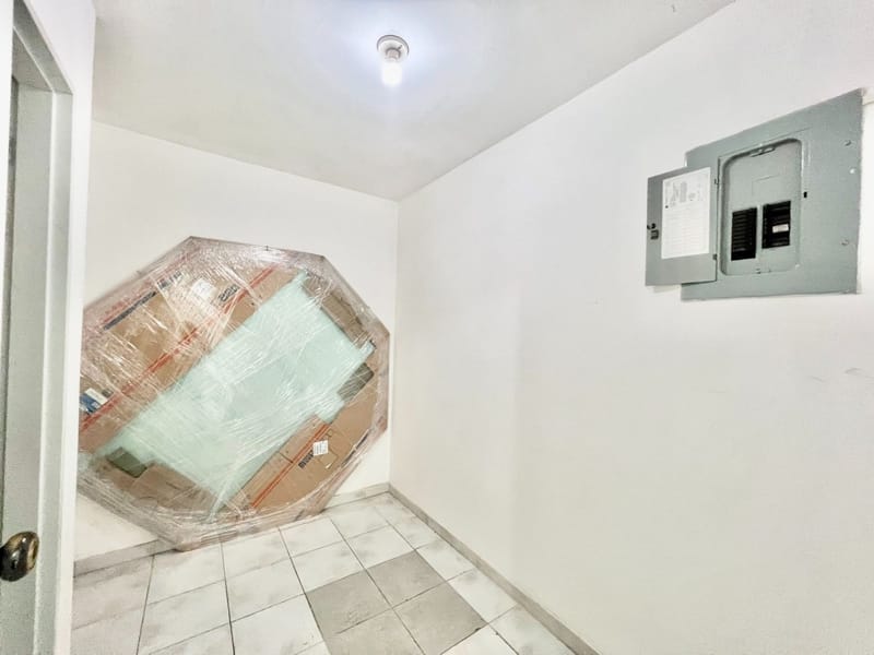 SALINAS: DIVINO Y AMPLIO DEPARTAMENTO SIN AMOBLAR FRENTE AL MAR CON PISCINA — foto 15