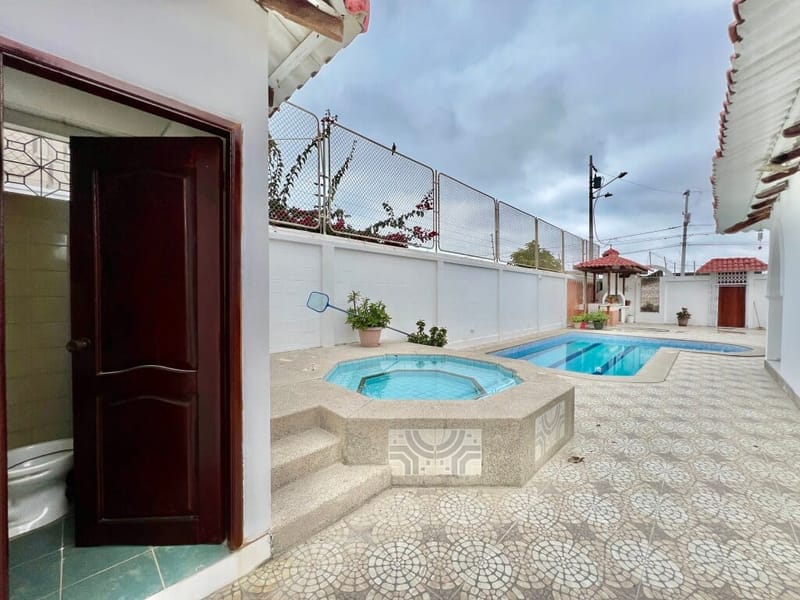 MILINA-SALINAS: INMENSA CASA 5/6 CON PISCINA Y JACUZZI A 3 CUADRAS DEL MAR — foto 12