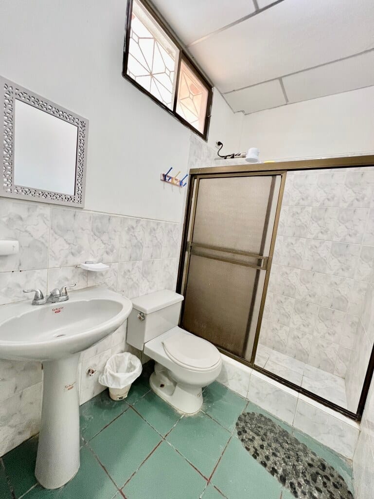 MILINA-SALINAS: INMENSA CASA 5/6 CON PISCINA Y JACUZZI A 3 CUADRAS DEL MAR — foto 24