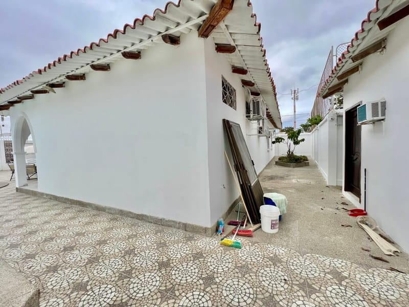 MILINA-SALINAS: INMENSA CASA 5/6 CON PISCINA Y JACUZZI A 3 CUADRAS DEL MAR — foto 11