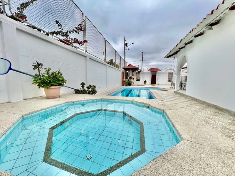 MILINA-SALINAS: INMENSA CASA 5/6 CON PISCINA Y JACUZZI A 3 CUADRAS DEL MAR — foto 10