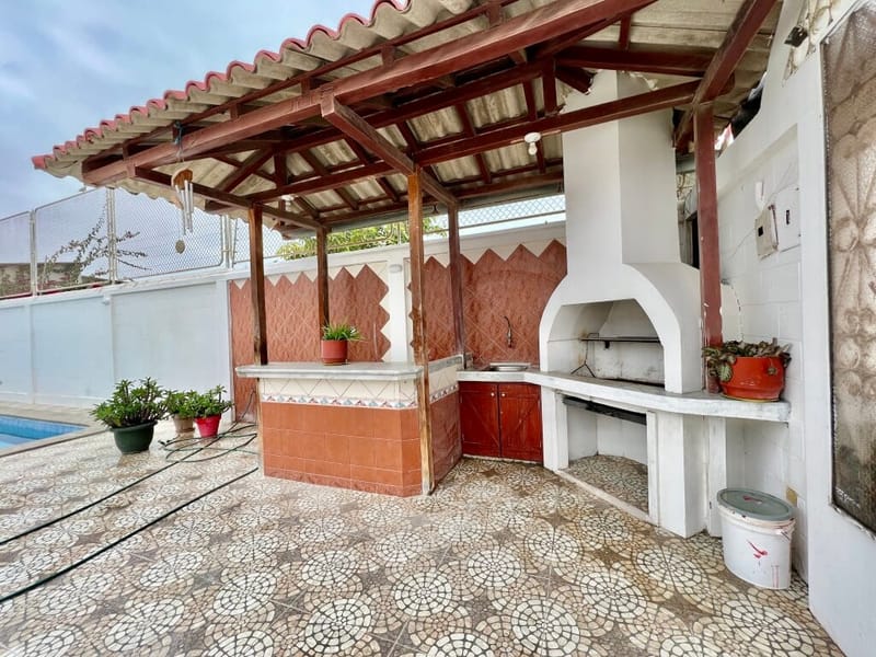 MILINA-SALINAS: INMENSA CASA 5/6 CON PISCINA Y JACUZZI A 3 CUADRAS DEL MAR — foto 2