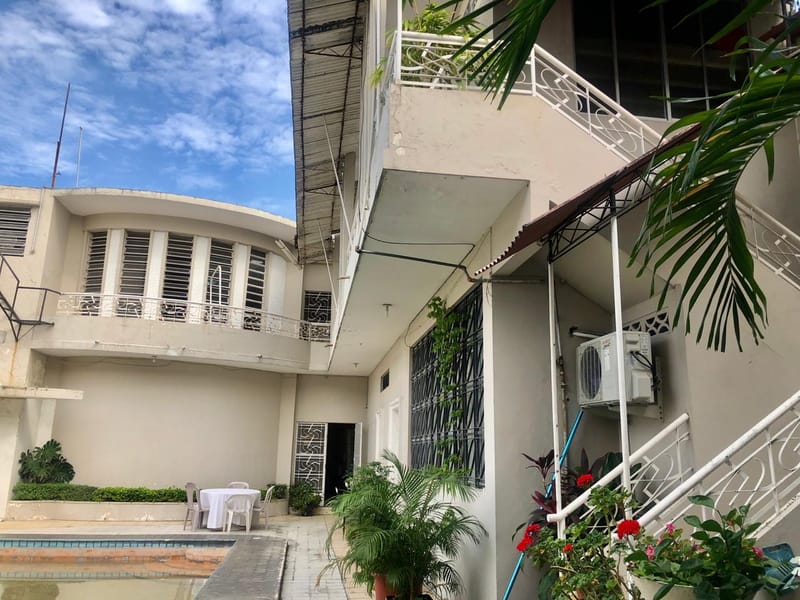 URDESA: CINCO PROPIEDADES EN UNA!!! HERMOSA CASA ART DECO EN AV COMERCIAL — foto 16