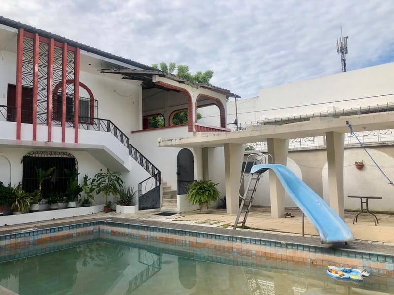 URDESA: CINCO PROPIEDADES EN UNA!!! HERMOSA CASA ART DECO EN AV COMERCIAL — foto 15
