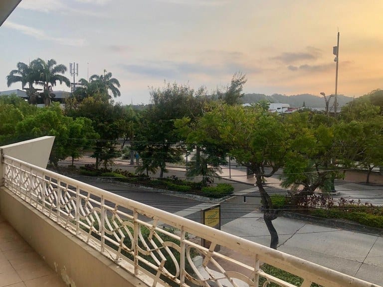 URDESA: CINCO PROPIEDADES EN UNA!!! HERMOSA CASA ART DECO EN AV COMERCIAL — foto 8