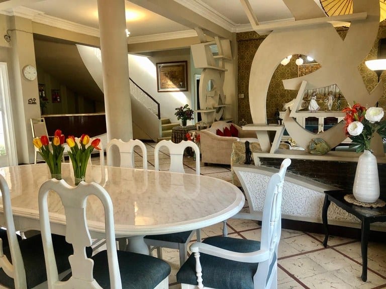 URDESA: CINCO PROPIEDADES EN UNA!!! HERMOSA CASA ART DECO EN AV COMERCIAL — foto 4