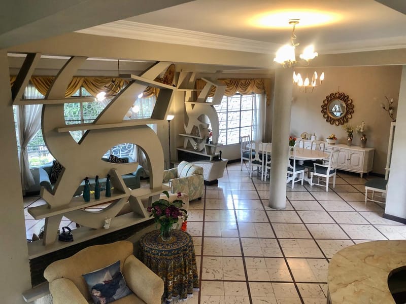URDESA: CINCO PROPIEDADES EN UNA!!! HERMOSA CASA ART DECO EN AV COMERCIAL — foto 3