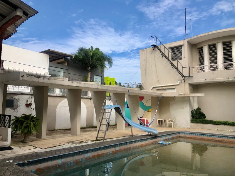 URDESA: CINCO PROPIEDADES EN UNA!!! HERMOSA CASA ART DECO EN AV COMERCIAL — foto 14