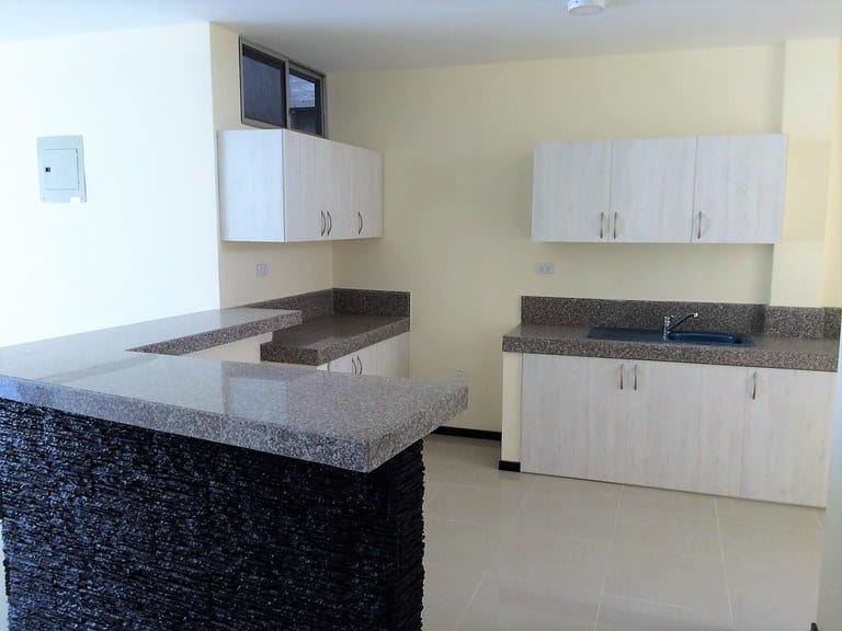 ALQUILO SIN MUEBLES POR ESTRENAR CERCA AL MAR  — foto 14