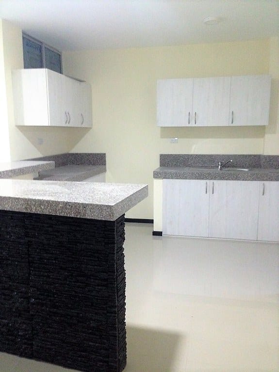 ALQUILO SIN MUEBLES POR ESTRENAR CERCA AL MAR  — foto 9