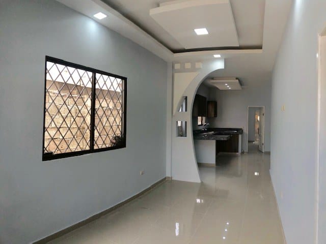 BRAND-NEW HOUSE NEAR SUPERMAXI — photo 2
