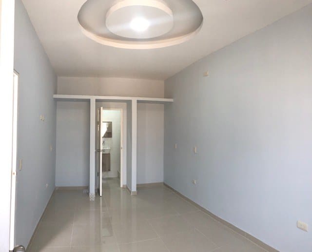 BRAND-NEW HOUSE NEAR SUPERMAXI — photo 3