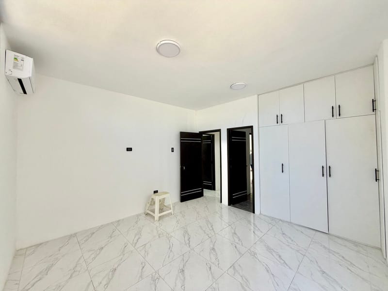 SEMI-FURNISHED 2-BEDROOM, 2-BATHROOM APARTMENT FOR RENT, ONE BLOCK FROM THE BEACH — photo 4