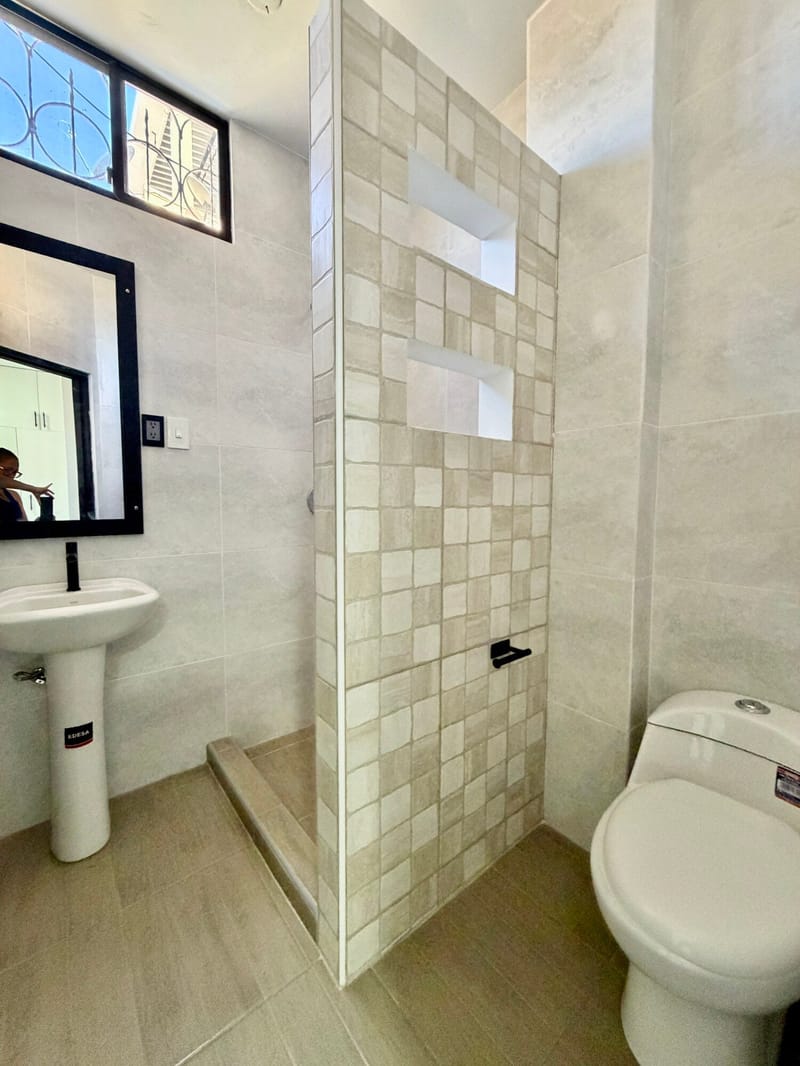 SEMI-FURNISHED 2-BEDROOM, 2-BATHROOM APARTMENT FOR RENT, ONE BLOCK FROM THE BEACH — photo 9
