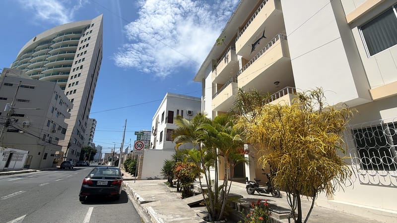 SEMI-FURNISHED 2-BEDROOM, 2-BATHROOM APARTMENT FOR RENT, ONE BLOCK FROM THE BEACH — photo 13