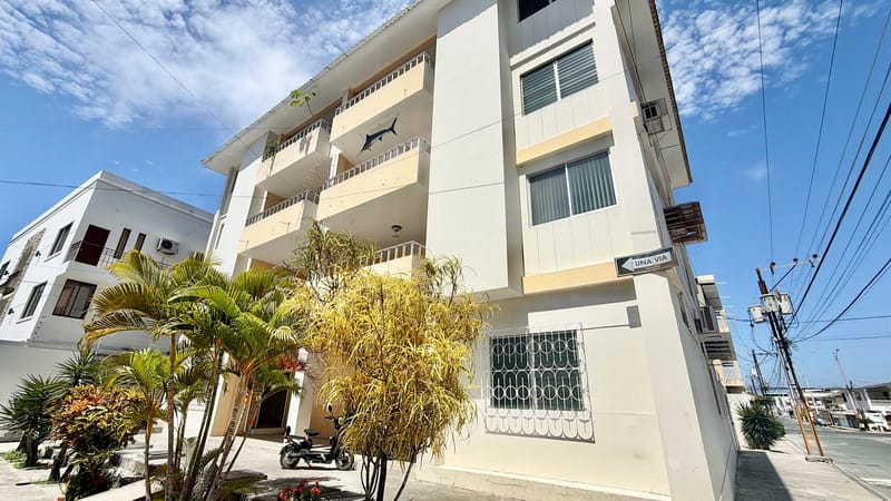 SEMI-FURNISHED 2-BEDROOM, 2-BATHROOM APARTMENT FOR RENT, ONE BLOCK FROM THE BEACH — photo 14